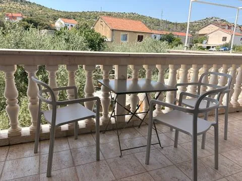 Cres: Terrasse